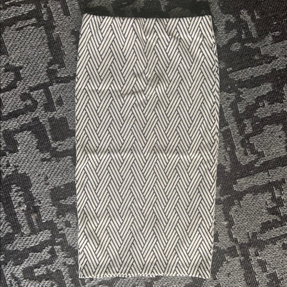 Zara pencil skirt - Picture 1 of 5